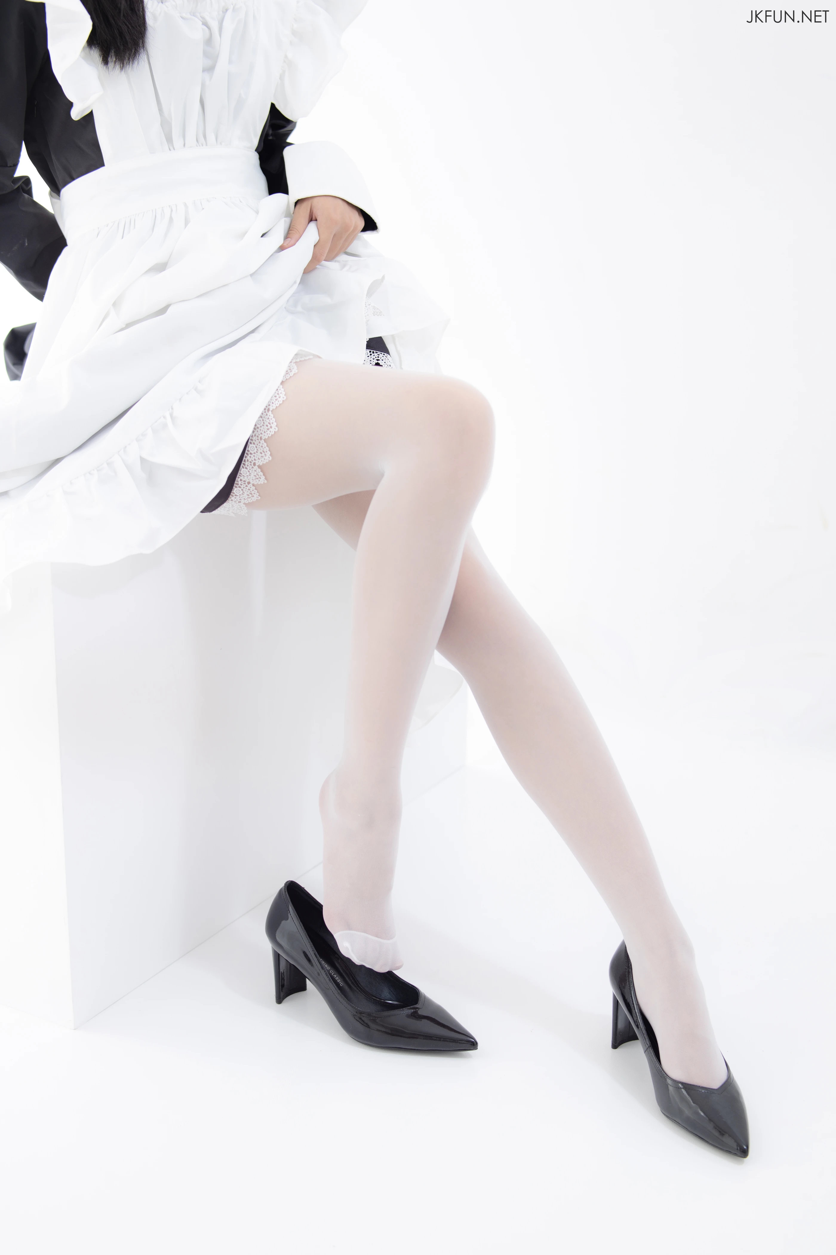 森萝财团 [JKFUN-017] 眼镜白丝女仆 [127P 1V]插图2